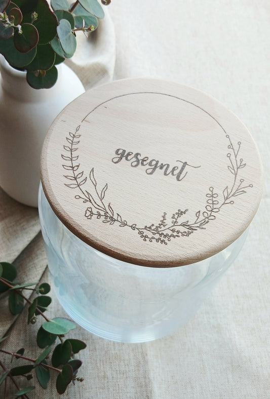 Vorratsglas mit Holzdeckel „gesegnet“