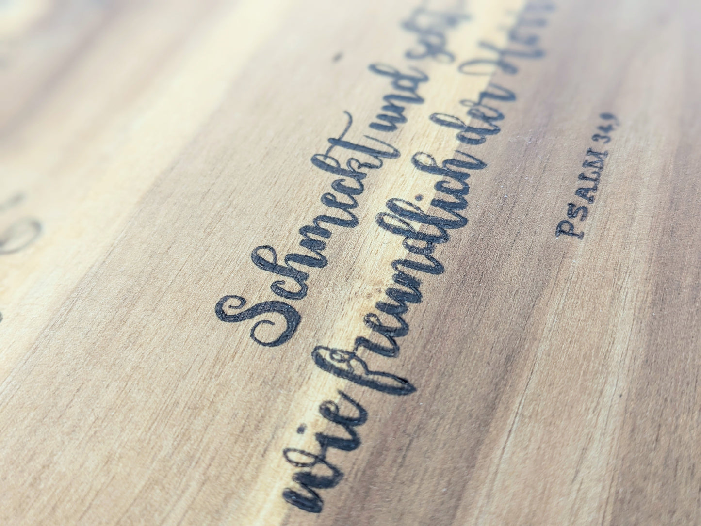 Rundes Holzbrett „Schmeckt und seht“